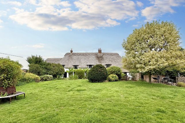 Shrivenham Road, South Marston, SN3 4 bed detached house for sale