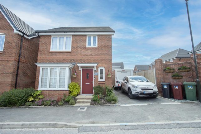 Curbar Rise, Clay Cross, Chesterfield 3 bed detached house for sale
