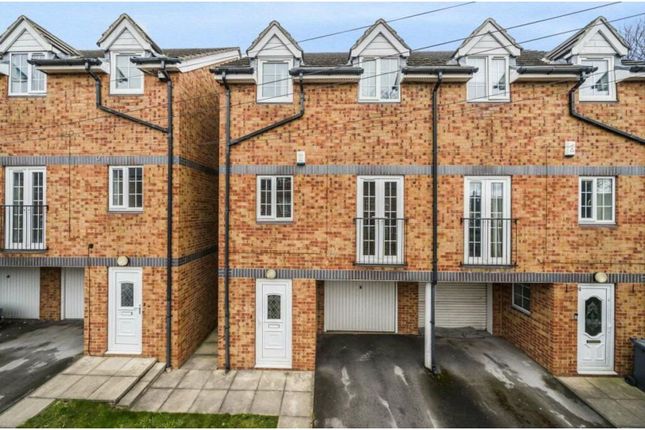 3 bed town house