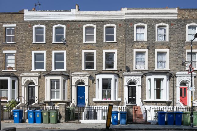 Vicarage Grove, Camberwell, SE5 3 bed flat for sale