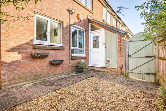 Tom Price Close, Fairview... 1 bed apartment for sale