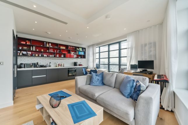City Island Way London E14 2 bed flat for sale
