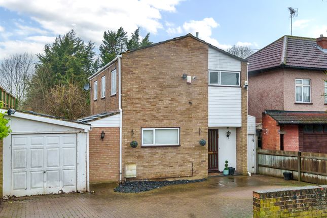3 bed detached house