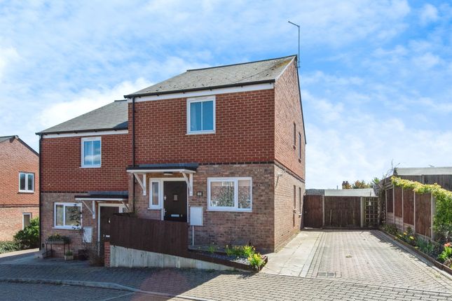 2 bedroom semi-detached house for sale