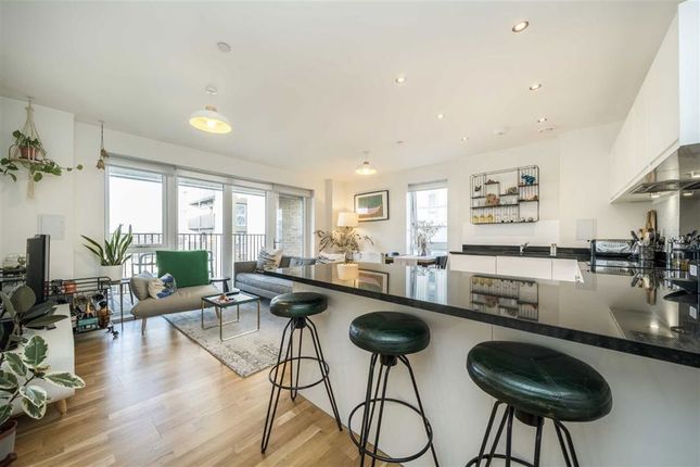 Greenwich High Road, London SE10 2 bed flat for sale