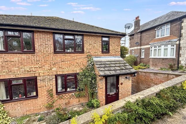 Coningsby Court, High Wycombe HP13 1 bed apartment for sale