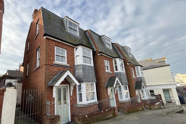 2 bedroom town house for sale