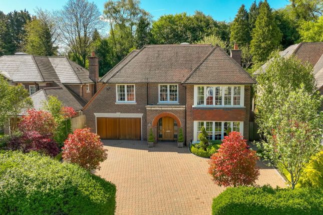 Valley Road, Rickmansworth WD3 6 bed detached house for sale