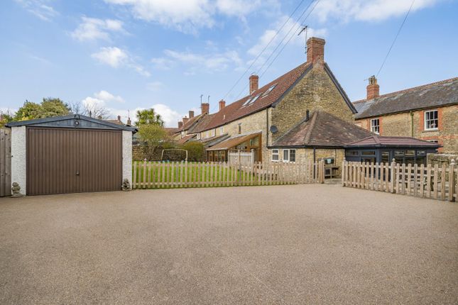 4 bedroom end of terrace house for sale