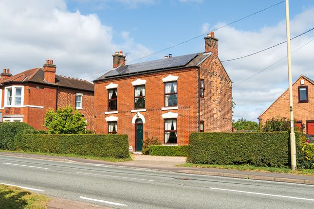 4 bed detached house