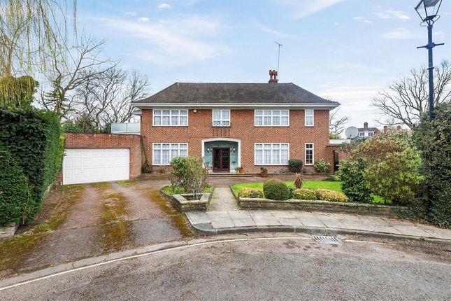 6 bed detached house