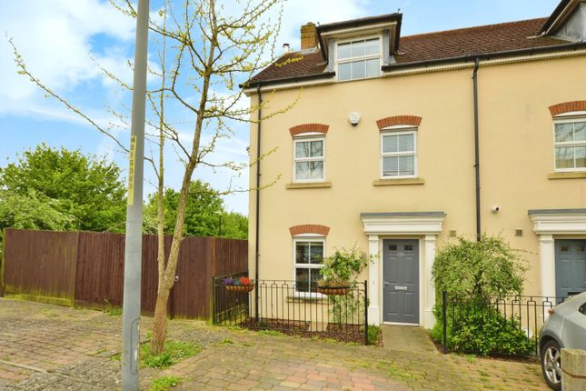 4 bedroom semi-detached house for sale