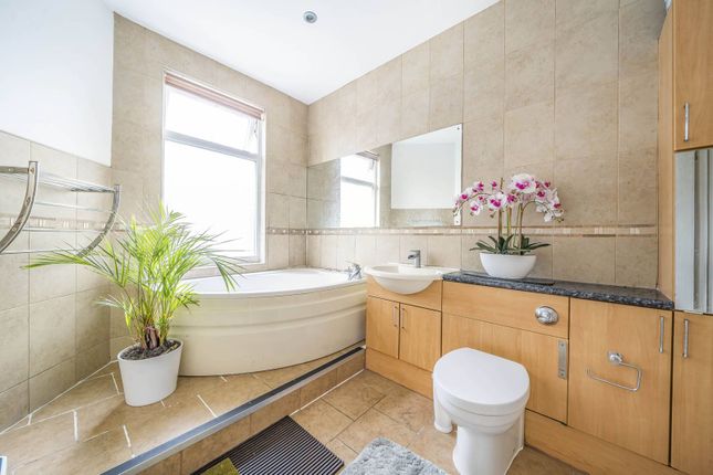 Temple Road, Hounslow, TW3 2 bed terraced house for sale