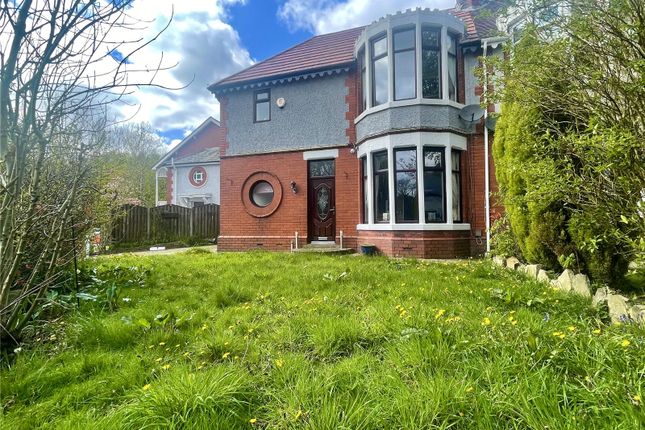 Park Parade, Shaw, Oldham, Greater... 3 bed semi