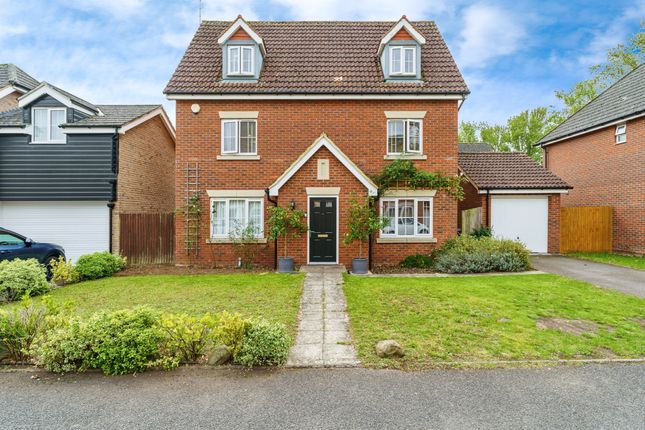 5 bed detached house