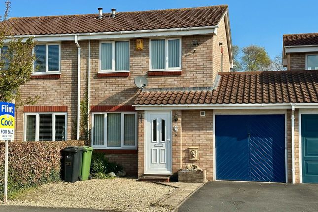 Kempton Avenue, Bobblestock... 3 bed semi
