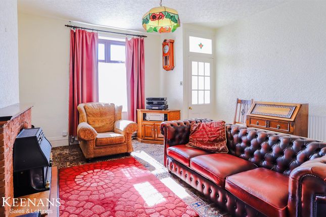 4 bedroom end of terrace house for sale