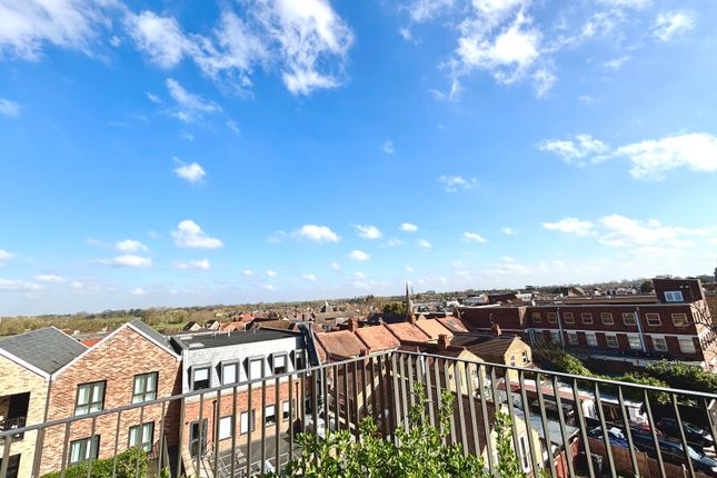 2 bed flat