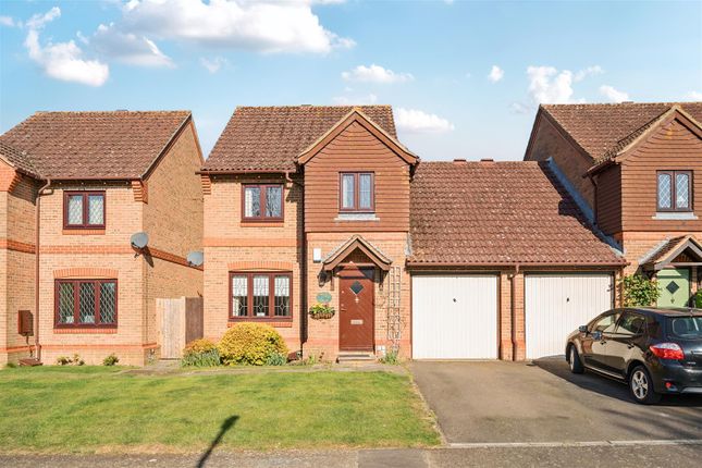 3 bedroom link detached house for sale