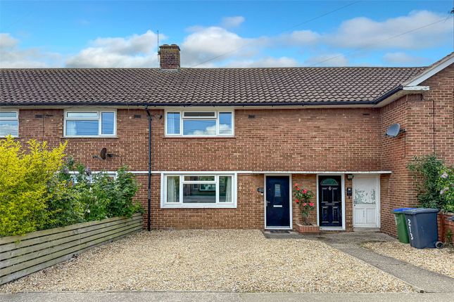 Clun Road, Littlehampton, West Sussex 2 bed terraced house for sale