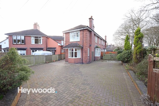 Upper Crescent, Hartshill... 3 bed semi