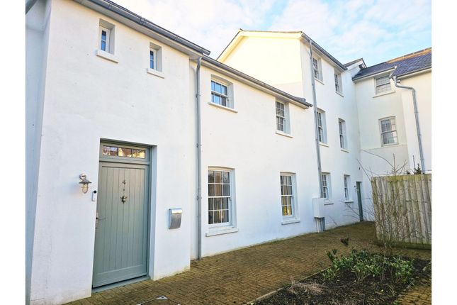 4 bedroom terraced house for sale