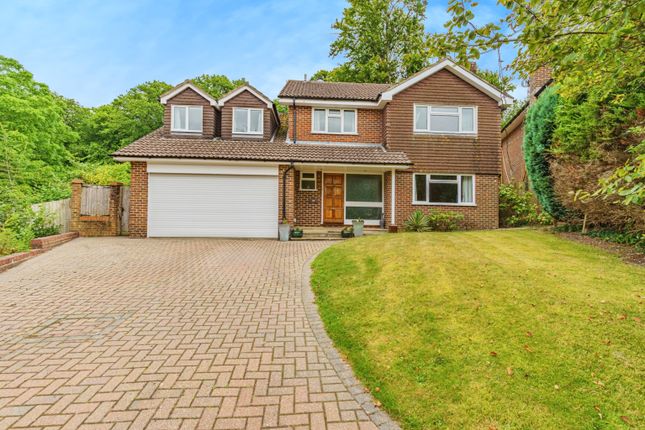 5 bed detached house