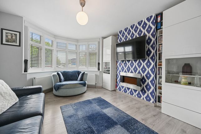 Hitchin Road, Luton, LU2 3 bed semi