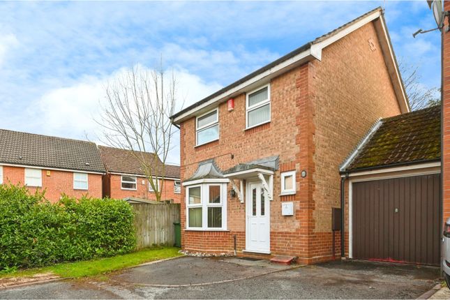 3 bed link detached house