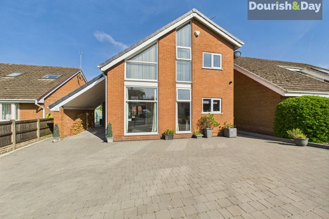 Hill Rise, Stafford ST18 4 bed detached house for sale