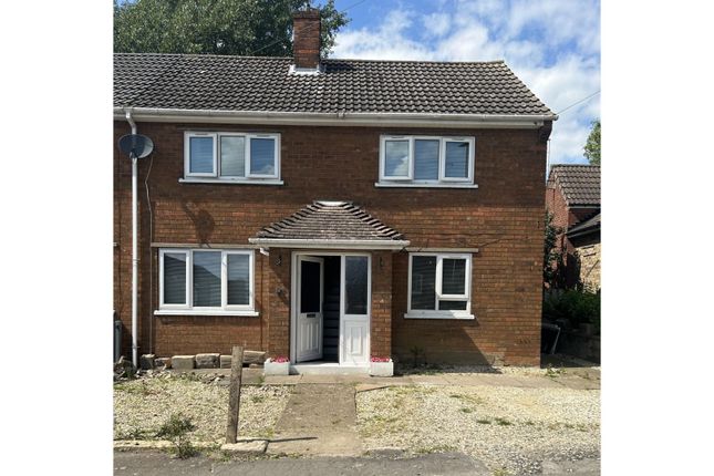 3 bed semi-detached house