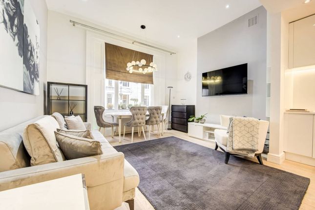 Eardley Crescent, Earls Court... 2 bed flat for sale