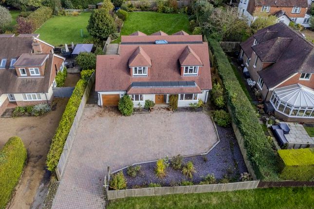 5 bed detached house