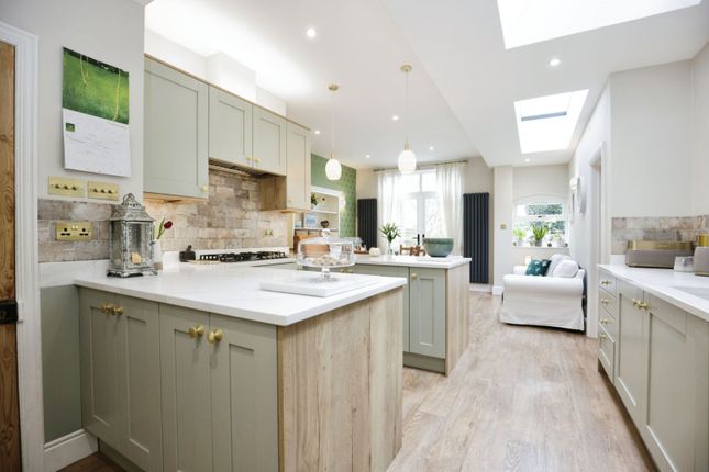 4 bed terraced house