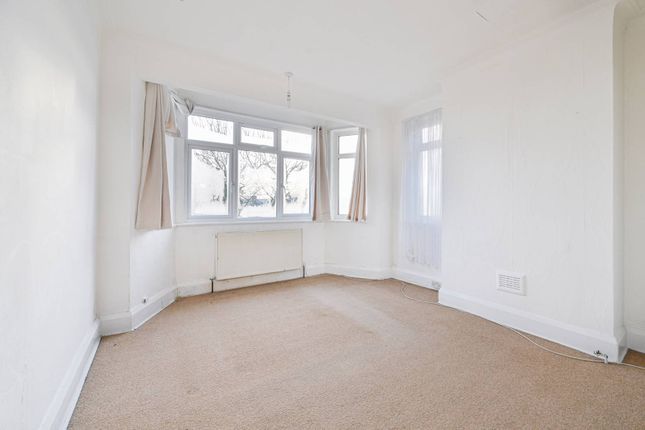 Court Road, Eltham, London, SE9 2 bed flat for sale