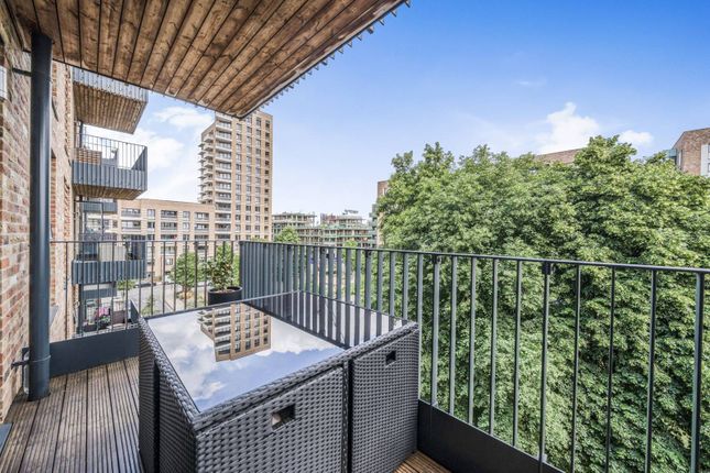 Whelan Road, South Acton, London, W3 2 bed flat for sale