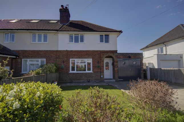 Estridge Way, Tonbridge TN10 3 bed semi