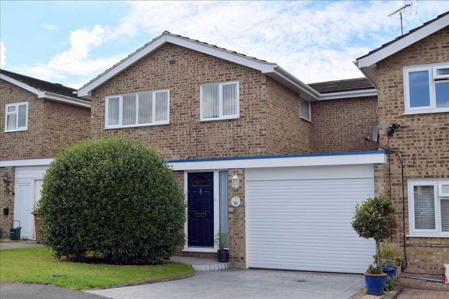 4 bedroom link detached house for sale