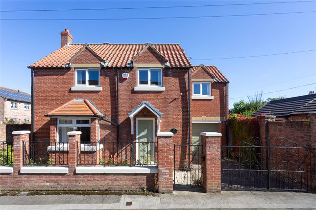 3 bed detached house