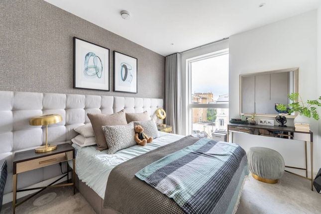 The Avenue, Queen's Park, London, NW6 4 bed maisonette for sale
