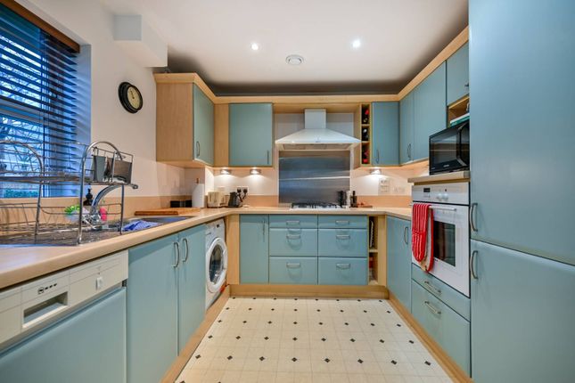 Twickenham Road, Old Isleworth... 2 bed flat for sale