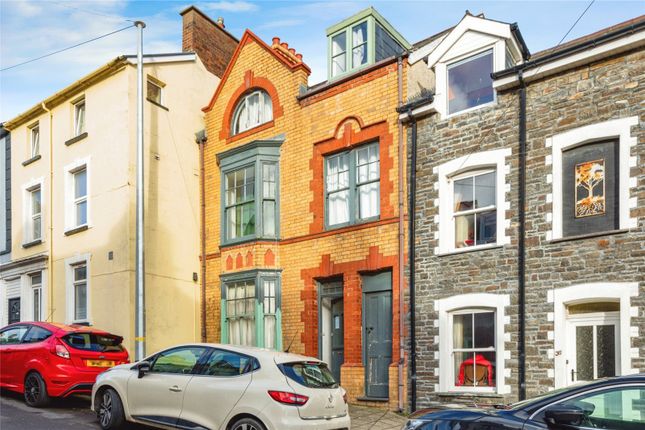 6 bedroom flat for sale