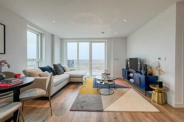 Randolph Road, London, UB1 1 3 bed apartment for sale