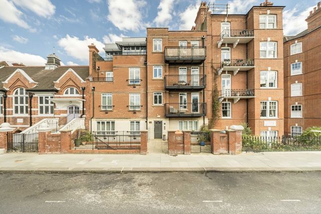 Kelvedon Road, London SW6 2 bed flat for sale