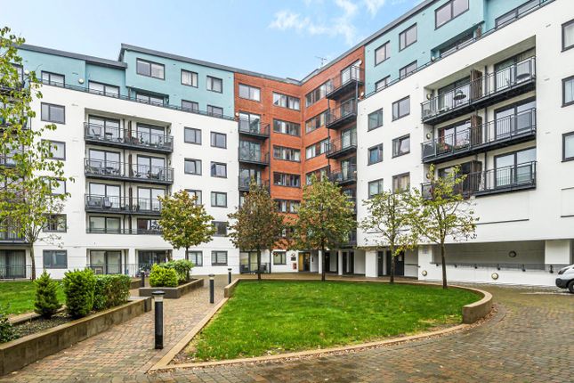 The Courtyard, Camberley GU15 2 bed apartment for sale