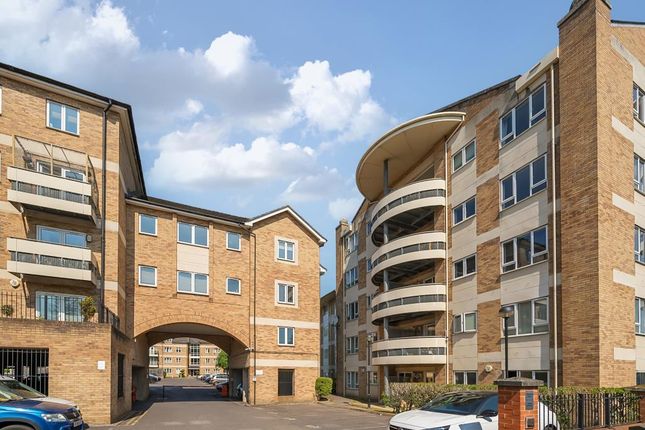 West Reading,  Berkshire,  RG30 2 bed flat for sale