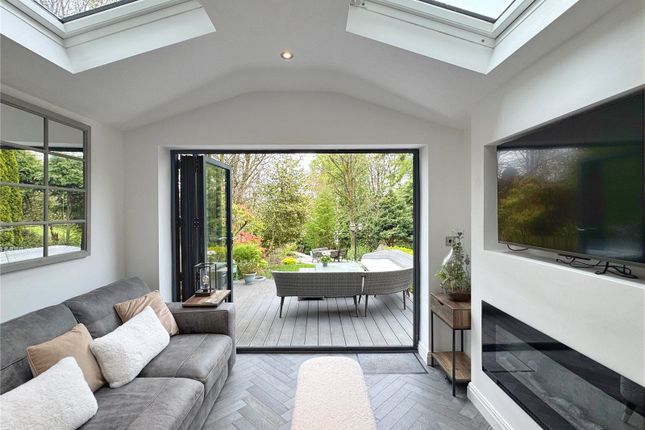 Greave Fold, Bacup, Rossendale, OL13 2 bed end of terrace house for sale