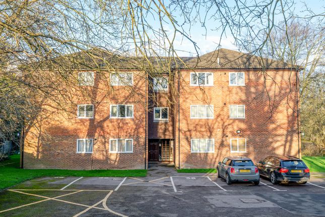 2 bedroom ground floor flat for sale