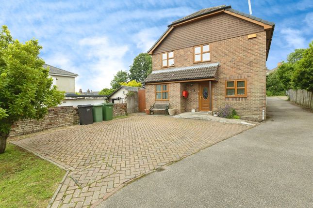 3 bed detached house