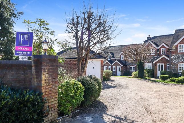 Paddocks End, Beaconsfield HP9 3 bed semi